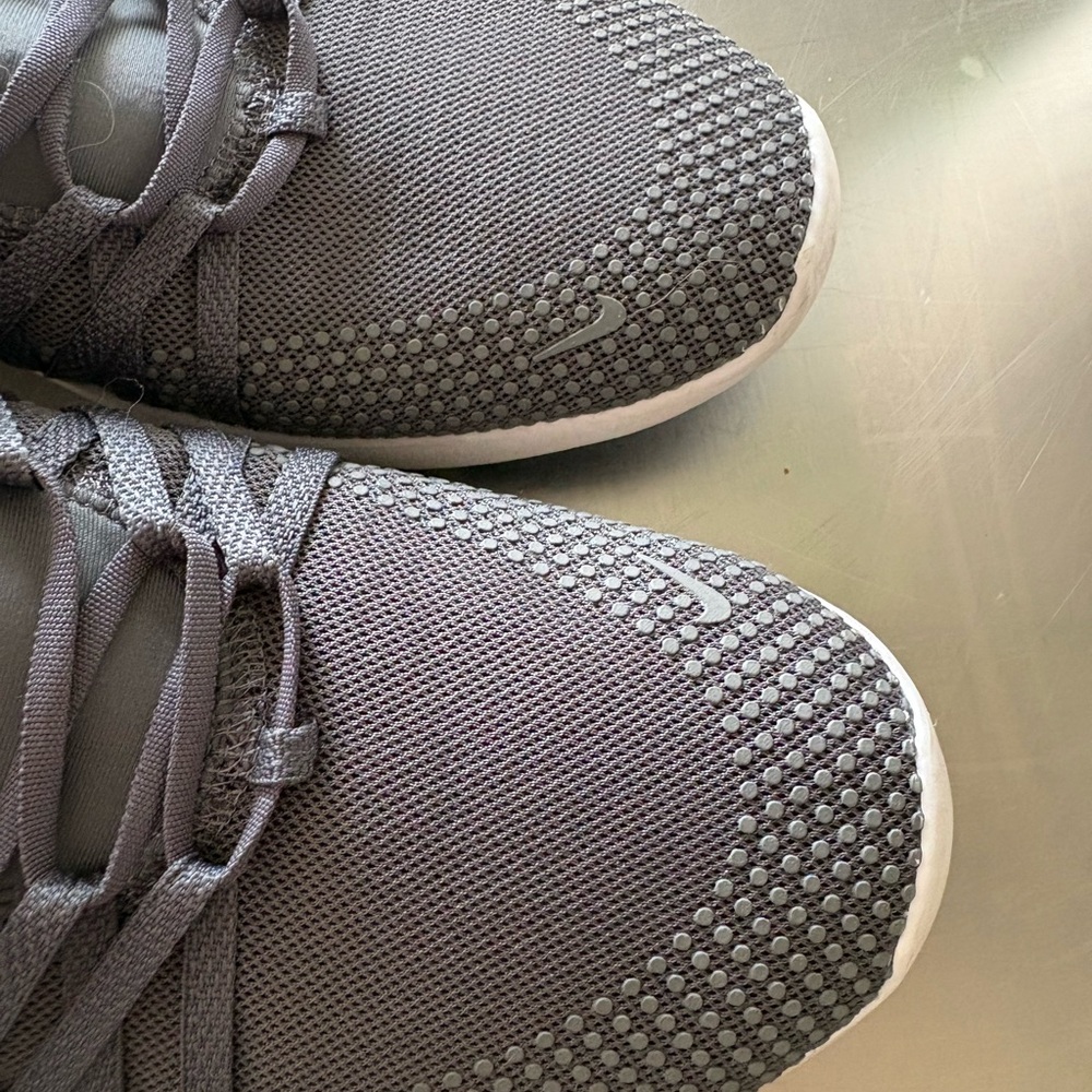 Nike Charcoal Gray Running Shoes - Picture 4 of 7